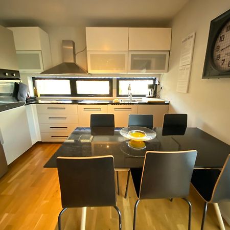 فيلا Townhouse On Arlanda Stockholm Metro Line - Easy Checkin سولينتونا المظهر الخارجي الصورة