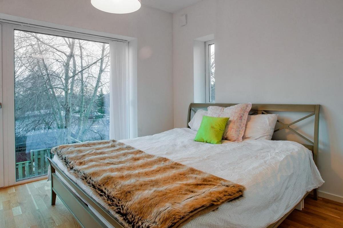 فيلا Townhouse On Arlanda Stockholm Metro Line - Easy Checkin سولينتونا المظهر الخارجي الصورة