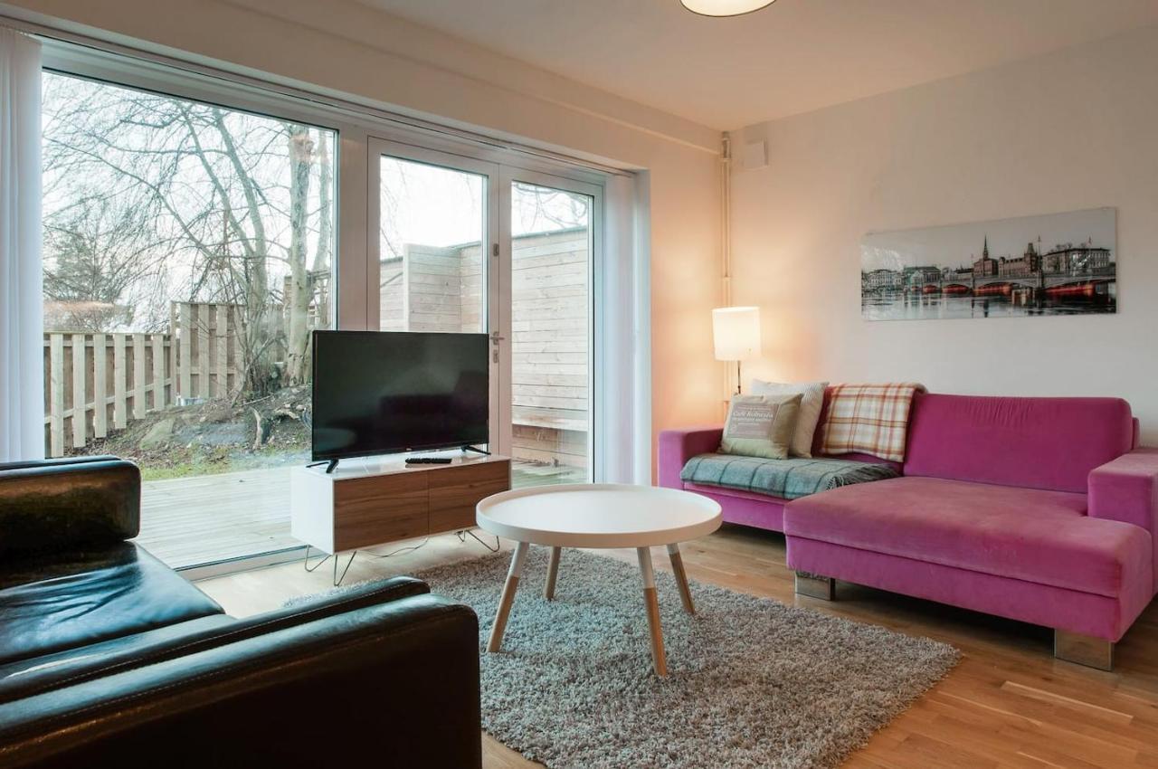 فيلا Townhouse On Arlanda Stockholm Metro Line - Easy Checkin سولينتونا المظهر الخارجي الصورة