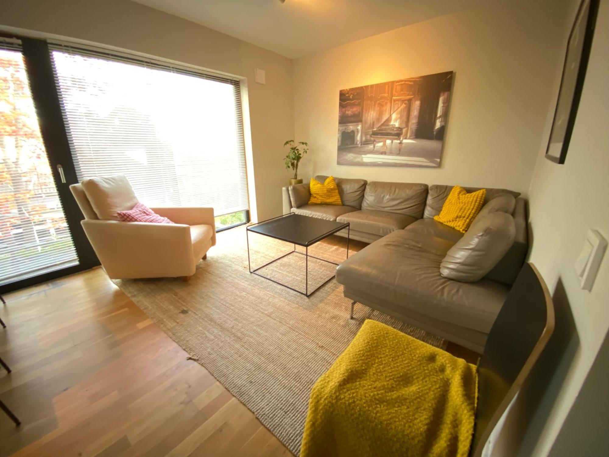 فيلا Townhouse On Arlanda Stockholm Metro Line - Easy Checkin سولينتونا المظهر الخارجي الصورة